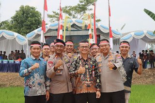 Camat Dusun Tengah Apresiasi Polri, Jembatan Merah Putih Presisi Buka Akses Penting Warga Netampin