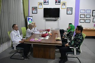 Sekda HSS Sambut Tim Survey Akreditasi RSUD H