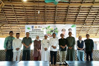 Bupati HSS Bahas Pengembangan Pertanian Terpadu Bersama Akademisi ULM