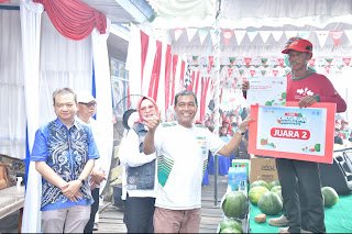 Bupati HSS Buka Festival Semangka, Dorong Penguatan Pertanian Daha Selatan