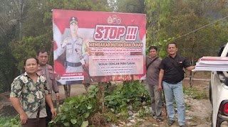 Empat Titik Dipasangi Spanduk, Polsek Dusun Timur Perkuat Pencegahan Karhutla
