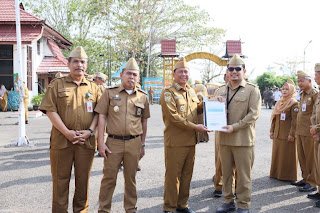 Serahkan LHE SAKIP 2026, Bupati Barito Kuala Minta ASN Terapkan Kerja Berorientasi Hasil