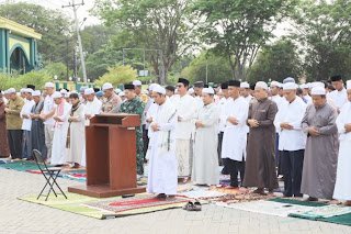 Warga Barito Kuala Gelar Salat Istisqa, Berdoa agar Hujan Turun dan Kabut Asap Berakhir
