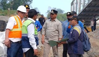 Bupati Barito Utara Tinjau Progres Jembatan Lemo, Tekankan Mutu dan Ketepatan Waktu