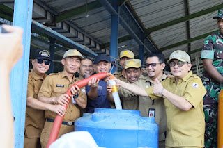 Hari ke-10, Pemkab Batola Salurkan Air Bersih untuk Warga Terdampak Air Asin