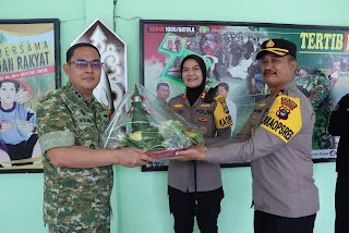 Kapolres Batola Beri Kejutan HUT ke-81 TNI di Makodim 1005