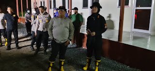Karhutla Belakang Kampus Uniska Ditangani, Wakapolda Kalsel Pantau Langsung