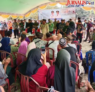 Polisi Kawal Kunjungan Gubernur Kalteng di Seruyan Raya, Warga Terima Beragam Bantuan