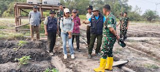 Tim Penyuluh Paju Epat Kaji Pengembangan Pertanian Terpadu di Yonif TP 924 Uria Mapas